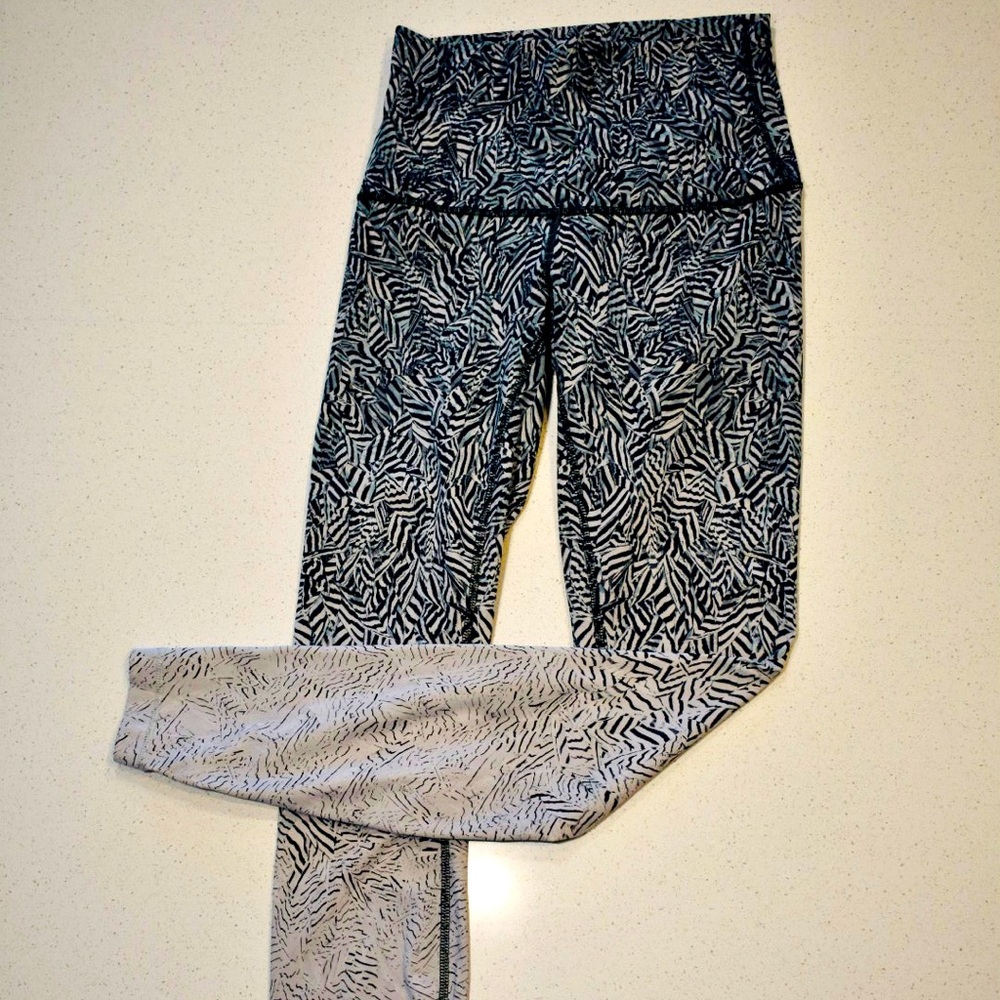 Size 4 - Lululemon